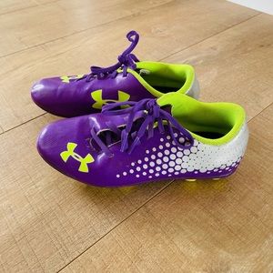 Kids soccer cleats